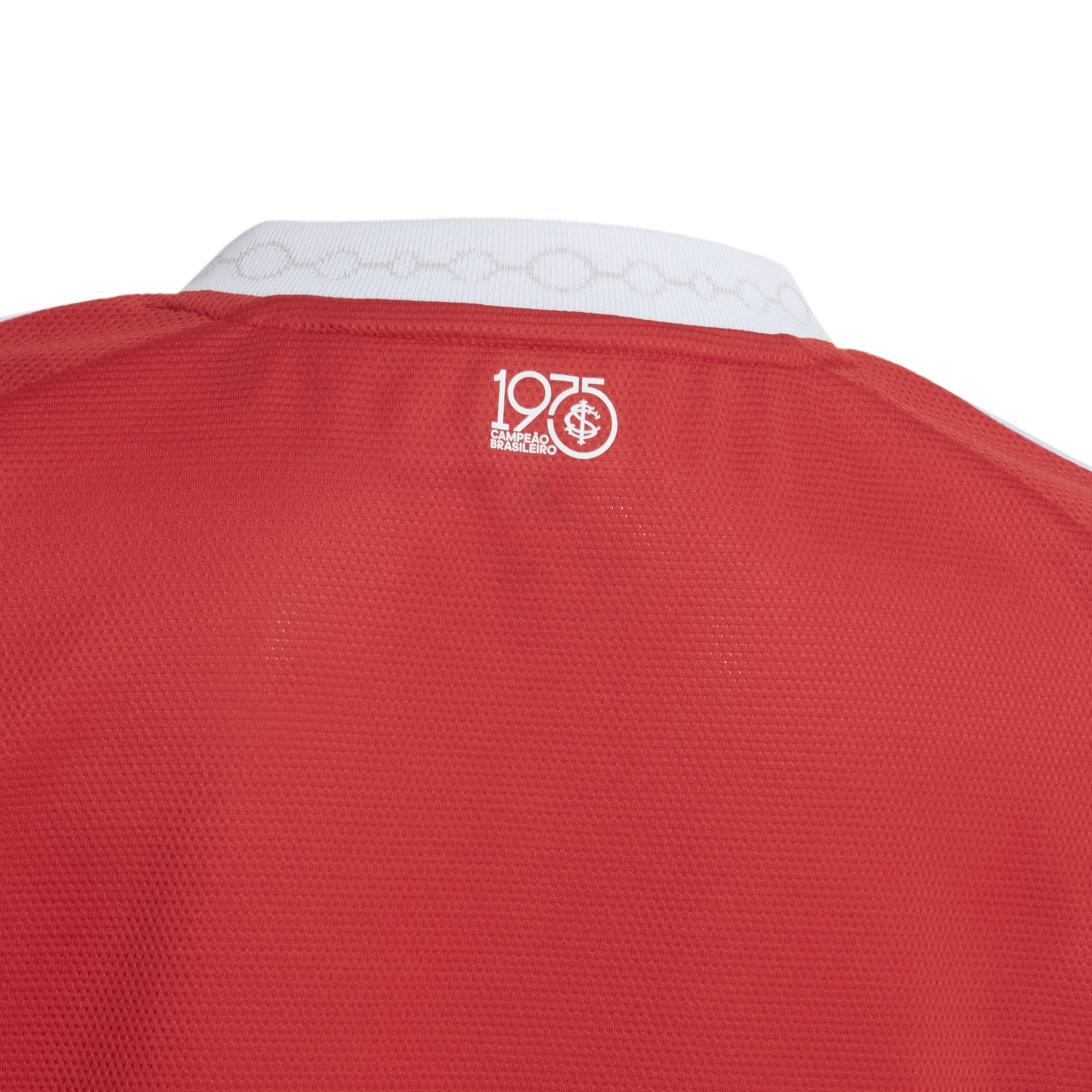 IV6057_5_APPAREL_Photography_Detail View 3_white